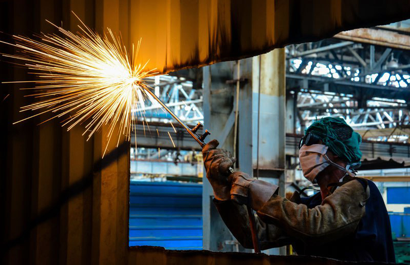 0206 fabrican casas con contenedores holguin