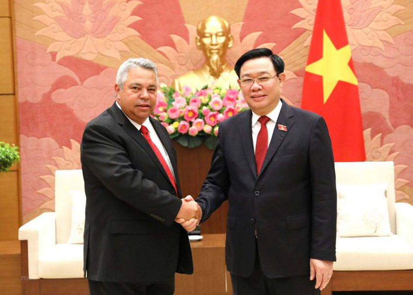 Delegación sindical cubana realiza visita de trabajo en Vietnam Delegación sindical cubana realiza visita de trabajo en Vietnam