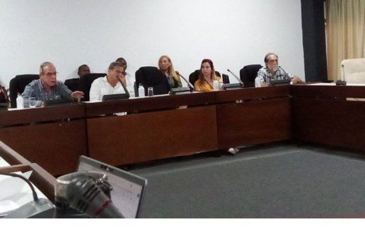 Instalación de paneles solares favorece a red sismológica en Cuba 