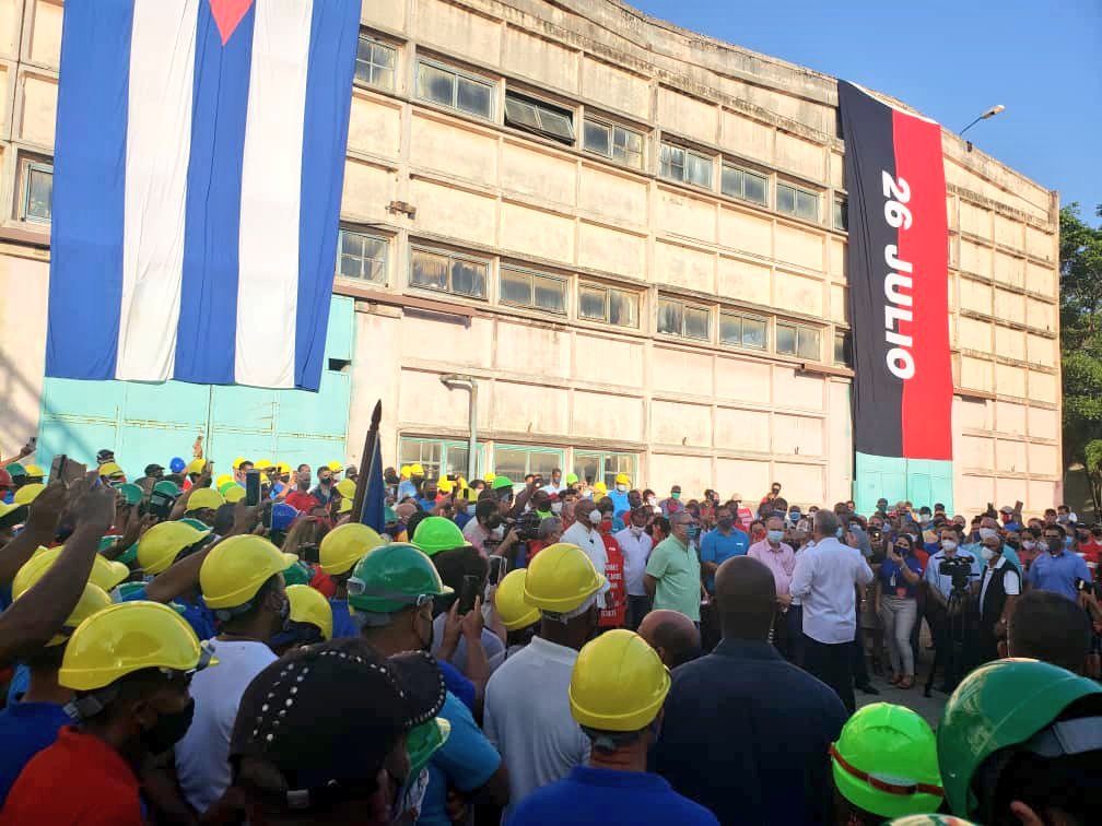 Destaca Díaz-Canel esfuerzo de trabajadores eléctricos de la capital 