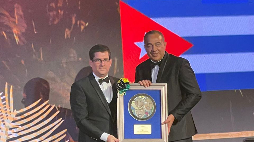 Recibió Cuba reconocimiento de Jamaica por solidaridad médica 