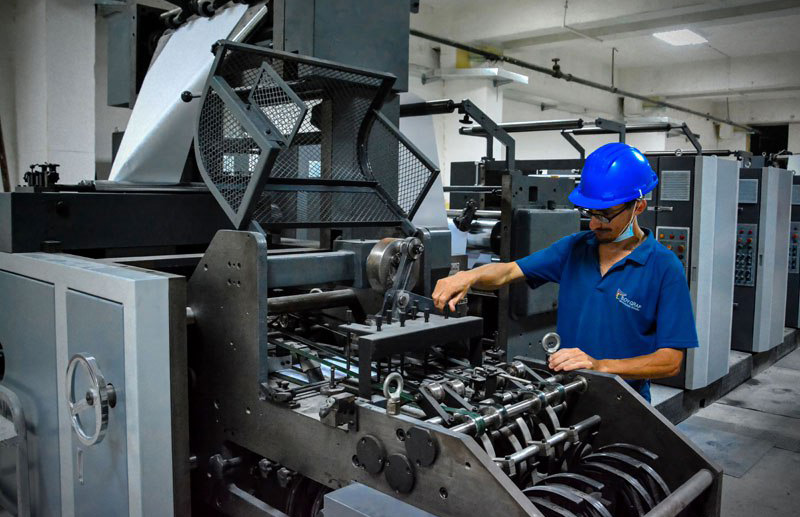 La instalación de una moderna tecnología en el Poligráfico de Holguín General José Miró Argenter permitirá la impresión a color de la prensa nacional para el oriente cubano. Foto: Juan Pablo Carreras/ACN.