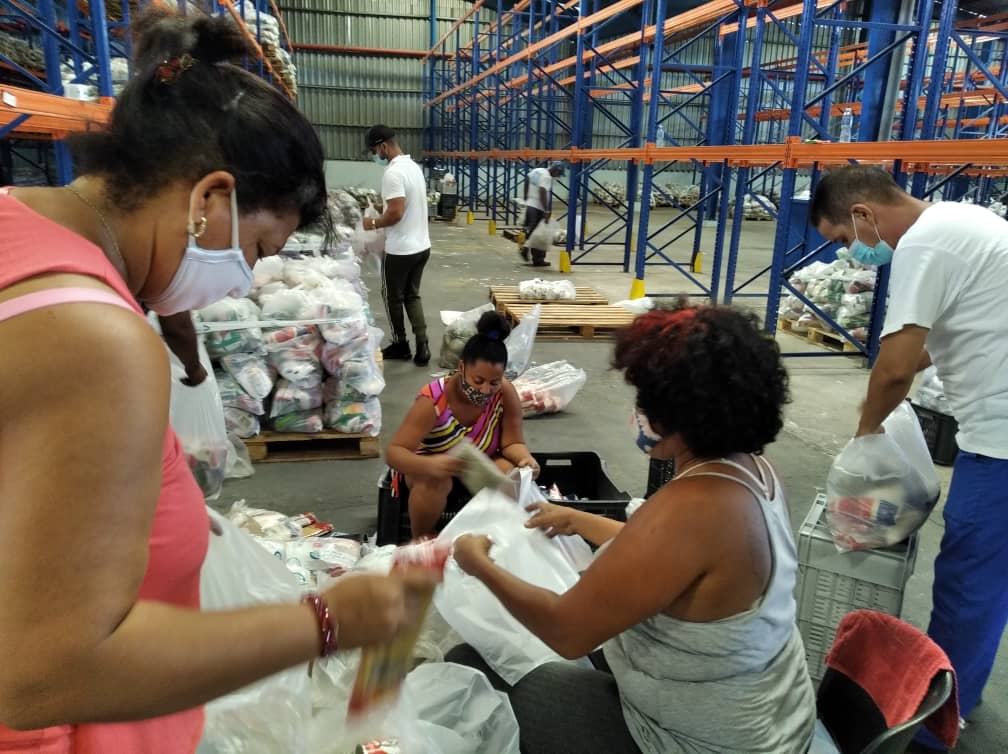 Alimentos donados por naciones amigas comenzarán a distribuirse hoy en Cuba Alimentos donados por naciones amigas comenzarán a distribuirse hoy en Cuba