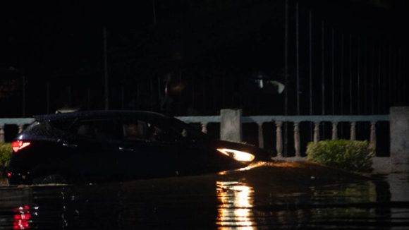 Las inundaciones se produjeron en varios repartos. Foto: Radio Bayamo. Las inundaciones se produjeron en varios repartos. Foto: Radio Bayamo.