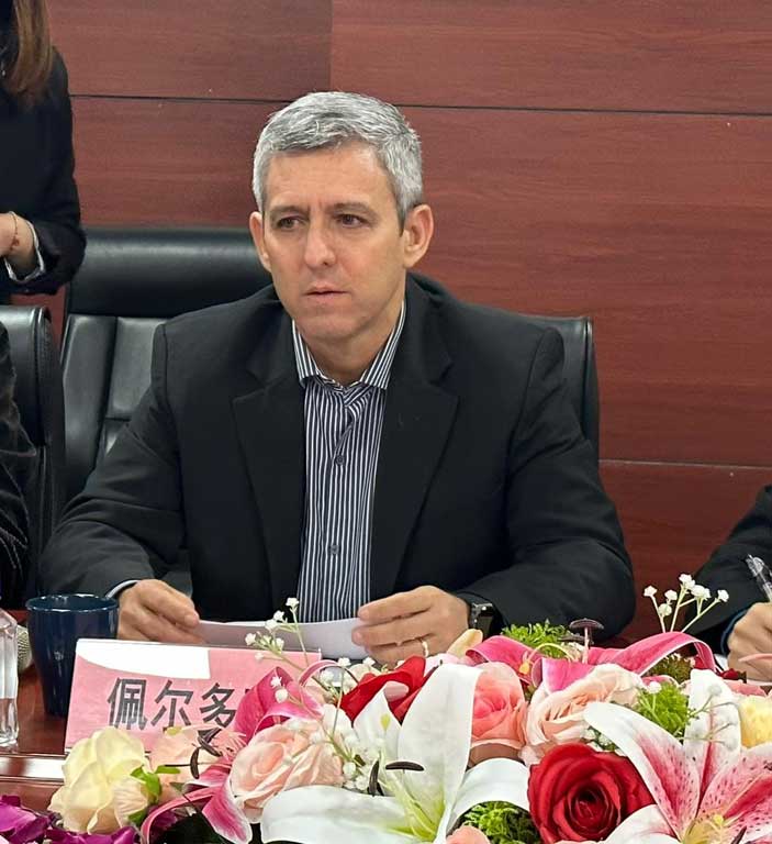 Dirigente de Cuba elogia labor de empresa mixta con China Dirigente de Cuba elogia labor de empresa mixta con China