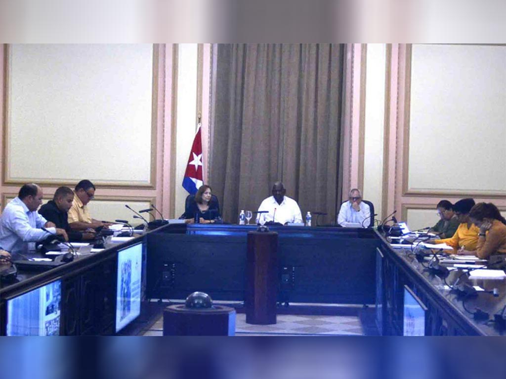 Parlamento de Cuba publica versiones corregidas de proyectos de ley
