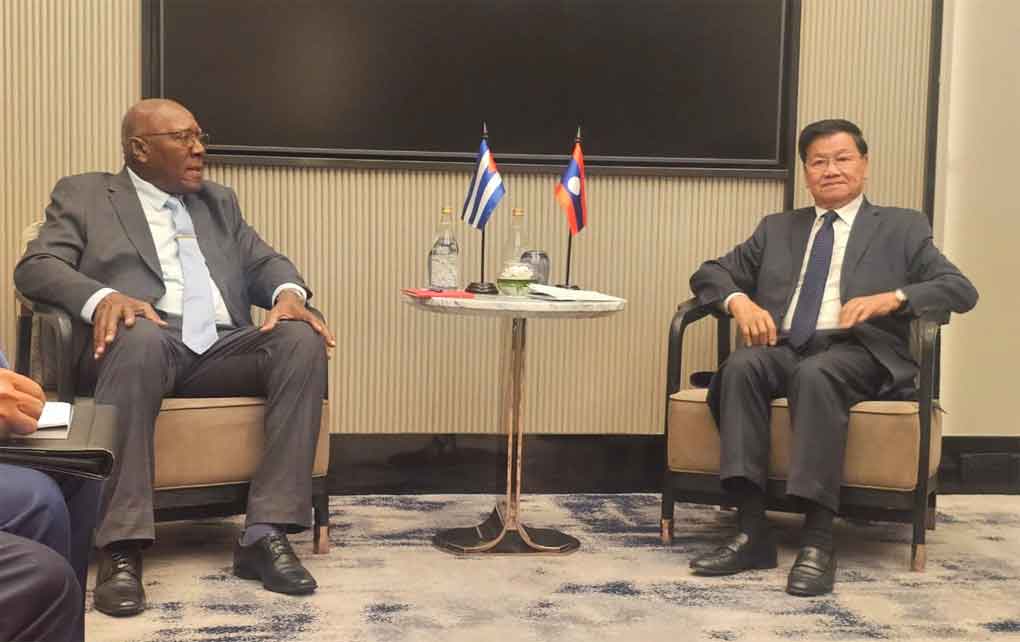 Salvador Valdés Mesa con Presidente de Laos Salvador Valdés Mesa con Presidente de Laos