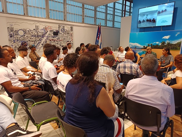 Grupo Multidisciplinario entre estudiantes universitarios y ETECSA