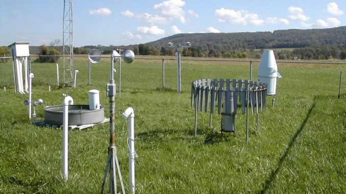 Plazoleta de una Estación Meteorológica Convencional. Plazoleta de una Estación Meteorológica Convencional.