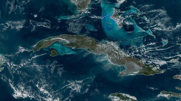 Incendio forestal en la zona de Pinares de Mayar Incendio forestal en la zona de Pinares de Mayar