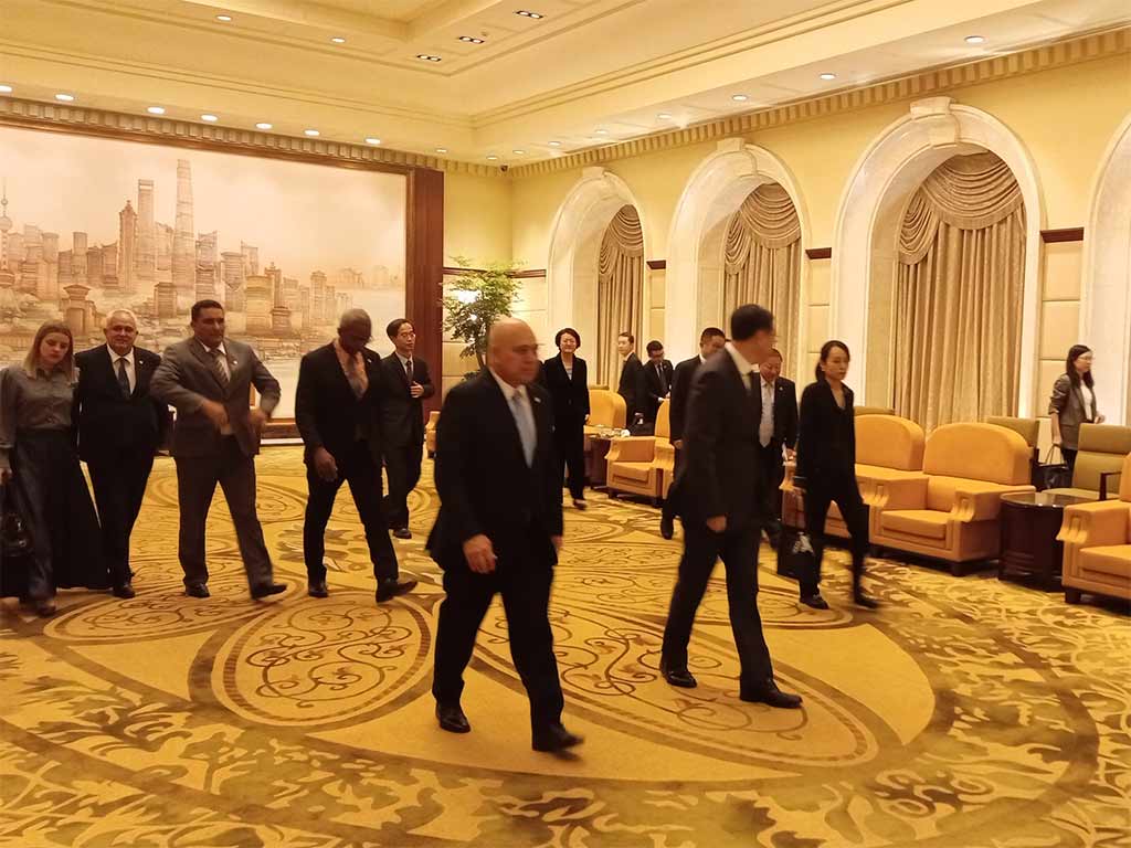 Llega hoy a Laos delegación del Partido Comunista de Cuba Llega hoy a Laos delegación del Partido Comunista de Cuba