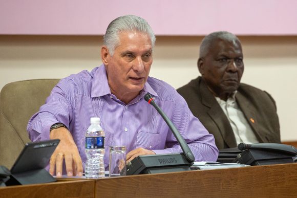 Intervención del presidente de la República, Miguel Díaz-Canel Bermúdez, en la Comisión de Asuntos Económicos. Foto: Enrique González (Enro)/ Cubadebate.