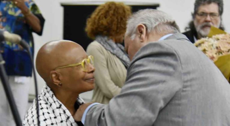 Escritora afroestadounidense Alice Walker Escritora afroestadounidense Alice Walker