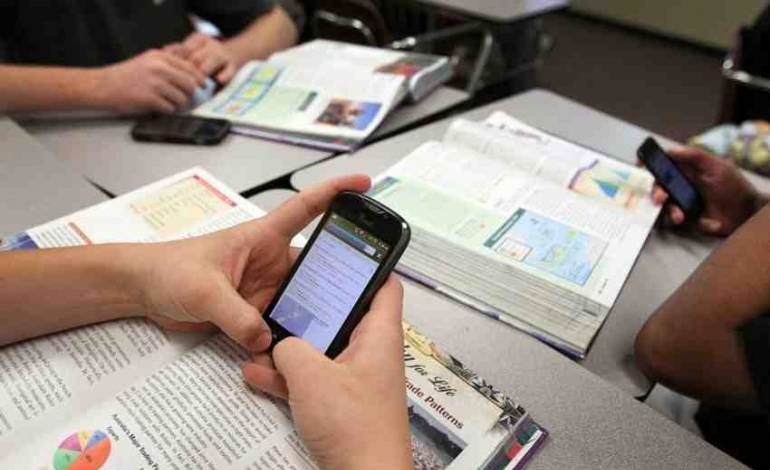 Herramientas tecnológicas apoyan a las teleclases Herramientas tecnológicas apoyan a las teleclases