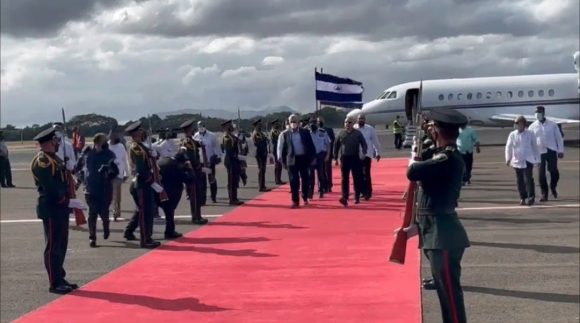 Arriba Díaz-Canel a Nicaragua para asistir a toma de posesión de Daniel Ortega como presidente Arriba Díaz-Canel a Nicaragua para asistir a toma de posesión de Daniel Ortega como presidente