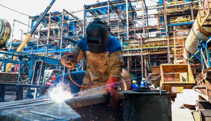 extrema tensión de la generación eléctrica Extrema tensión de la generación eléctrica