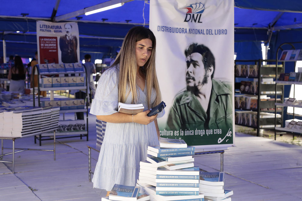  La lectura desarrolla el intelecto y el disfrute espiritual; cultivarla es un ejercicio de cultural integral. / Yasset LLerena