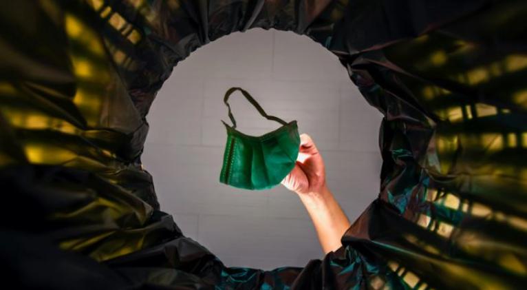 No es tiempo de guardar el nasobuco No es tiempo de guardar el nasobuco