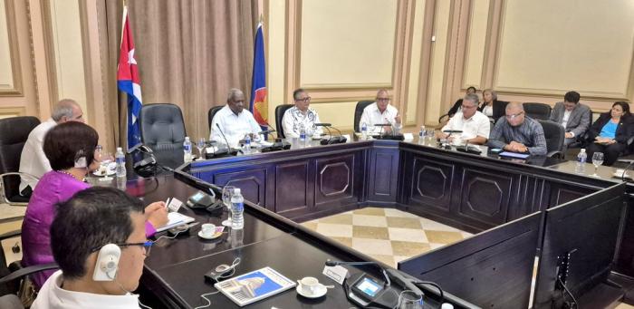 Intercambió Esteban Lazo con miembros del Cuerpo Diplomático de Asia y Oceanía acreditado en Cuba 