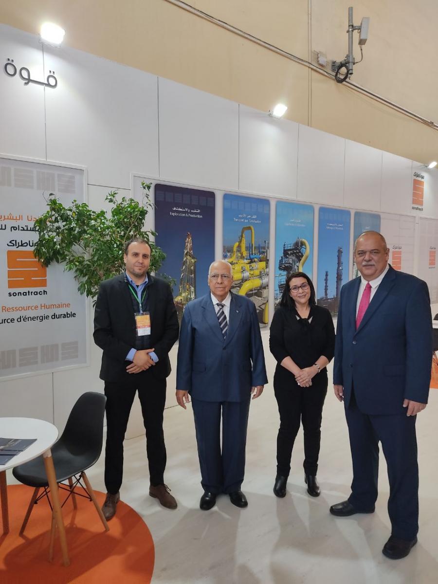 Viceprimer ministro cubano visita la Feria de la Producción nacional de Argelia Viceprimer ministro cubano visita la Feria de la Producción nacional de Argelia