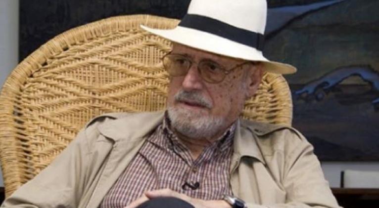 Roberto Fernández Retamar Roberto Fernández Retamar